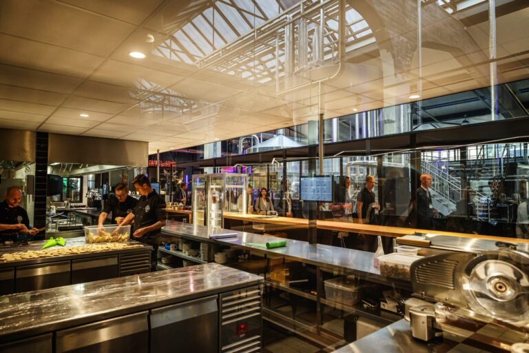 303649224 651335443191740 8521444291417506603 n 768x512