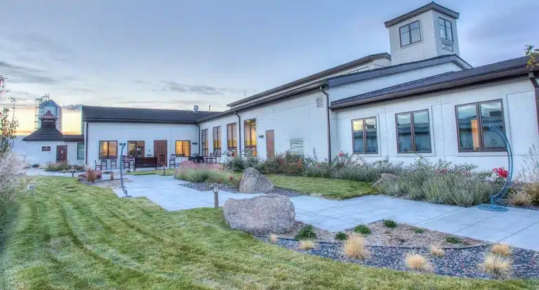 09e74c 92cf21dd0bca47ac9b51dc3c4b601498 mv2 d 2842 1691 s 2 768x413