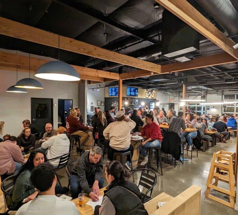 340947923 1211664099719641 6735600479962114715 n 768x693