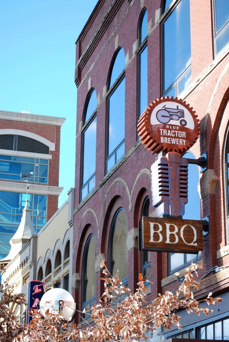 375337899 787220573412471 1339974955344219080 n 768x1147