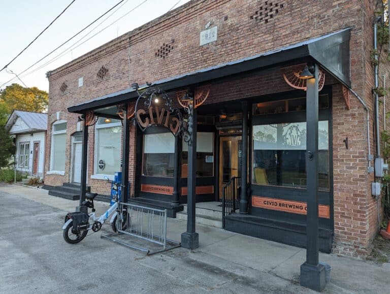 PXL 20221022 223225395 768x579