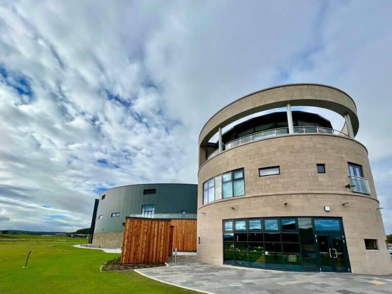 98B554A3 765C 44F9 9002 A7F2F1E53D3D 768x576