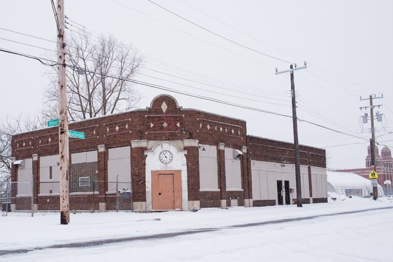 The Bank winter b 768x512