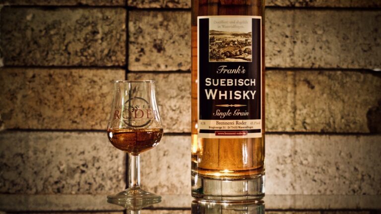 schwabischer whisky mit glas 768x432