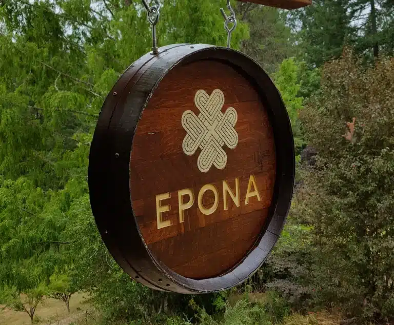 epona sign 2 768x634