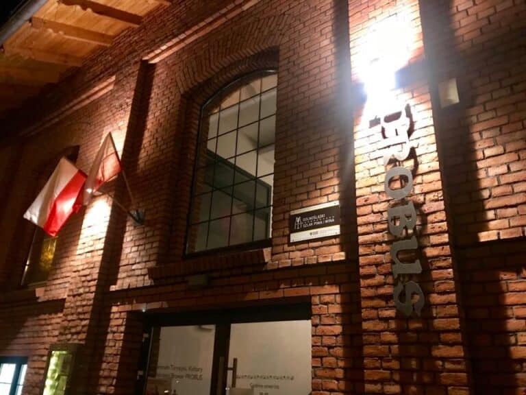 46037765 2206160999651999 5437967335958773760 n 768x576