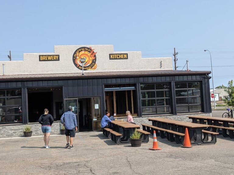 PXL 20210825 164717185 768x576