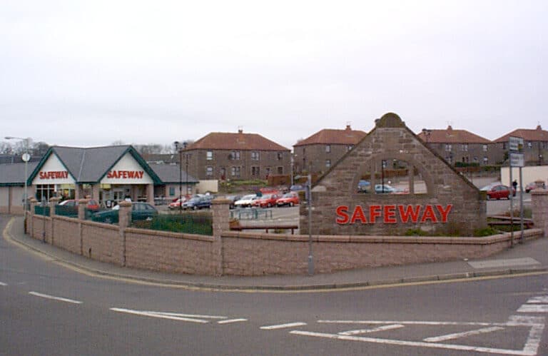 shopping center 9f61f1b9ec442d74408c2855210f4134 768x499