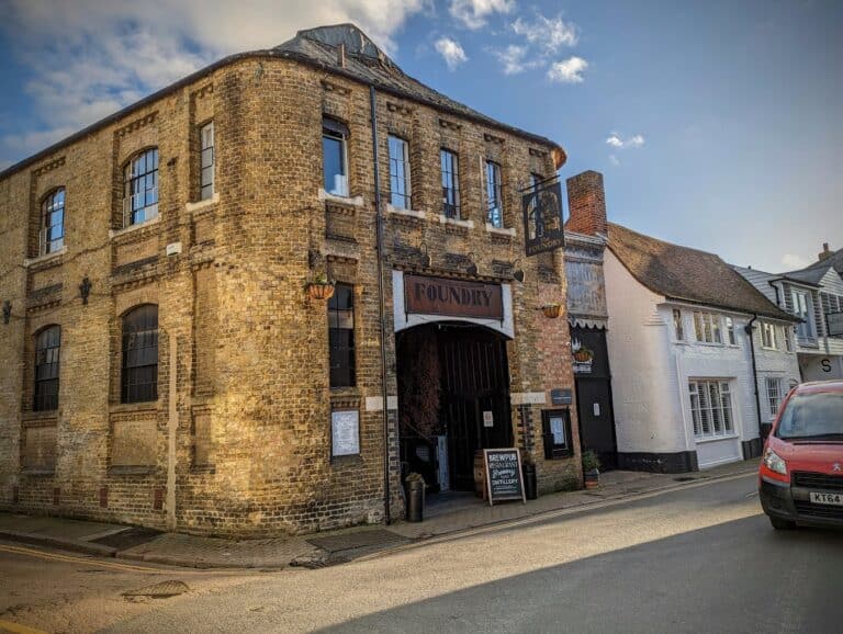 PXL 20231211 1430549592 768x578