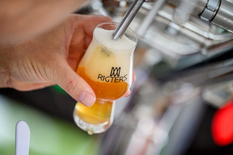 453257723 910872097722394 1309815401192338489 n 768x511