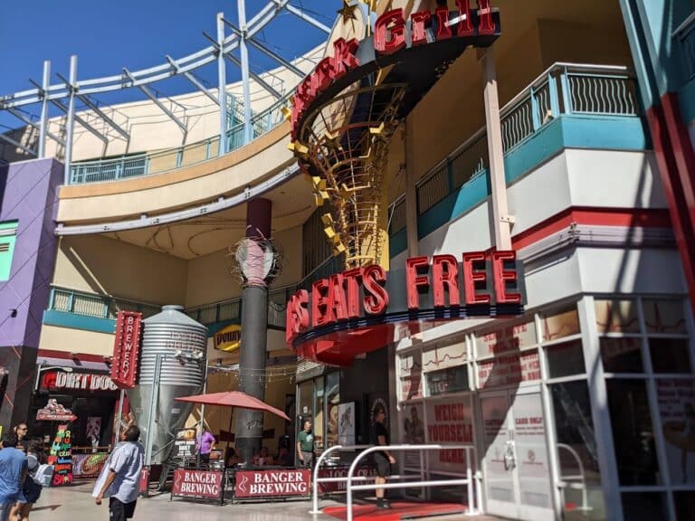 PXL 20221011 191639991 768x576