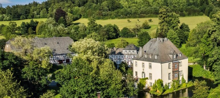 470164334 574507178865729 5706436274979088530 n 768x342